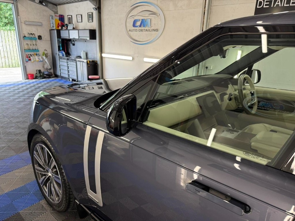 Range Rover with a deep gloss finish after a full detail at CM Auto Detailing