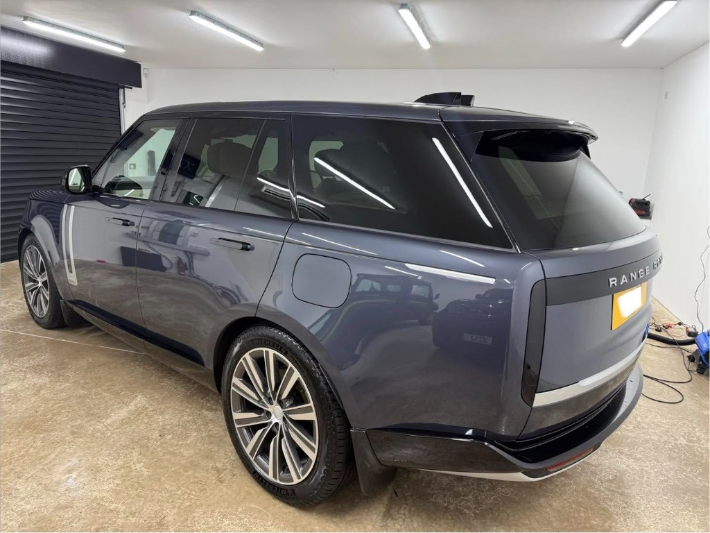 Range Rover with a deep, glossy finish after a full detail