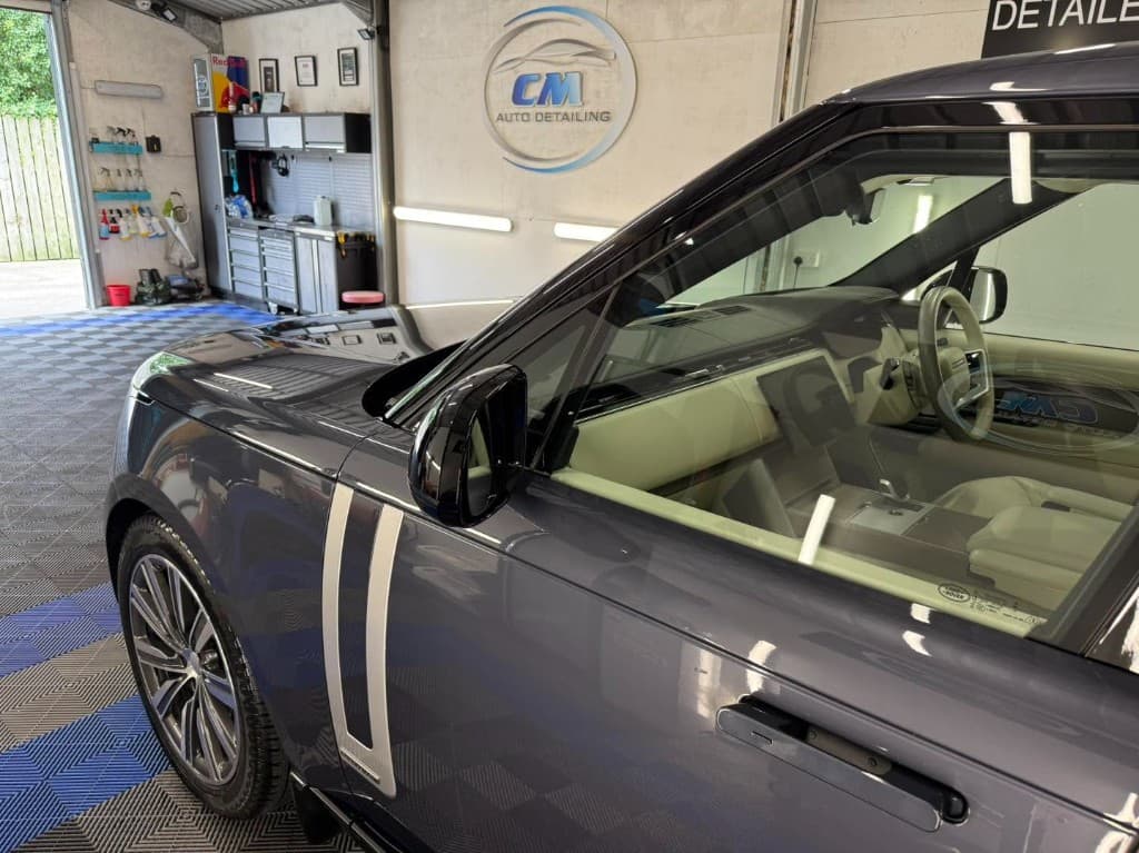 Range Rover with a deep gloss finish after a full detail at CM Auto Detailing
